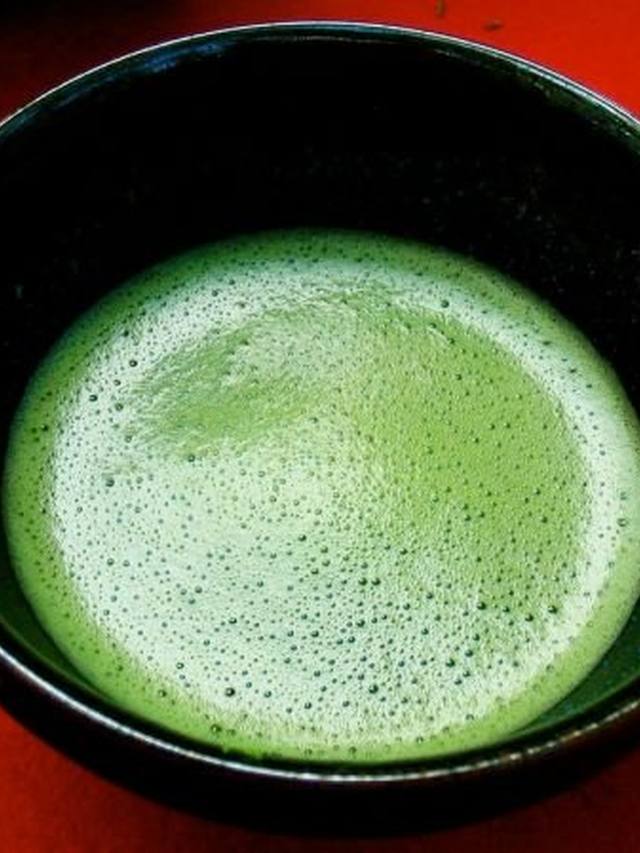 Two glasses of iced matcha latte